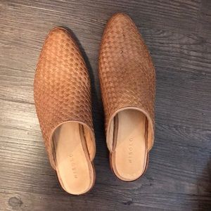 Brand new Nisolo mules